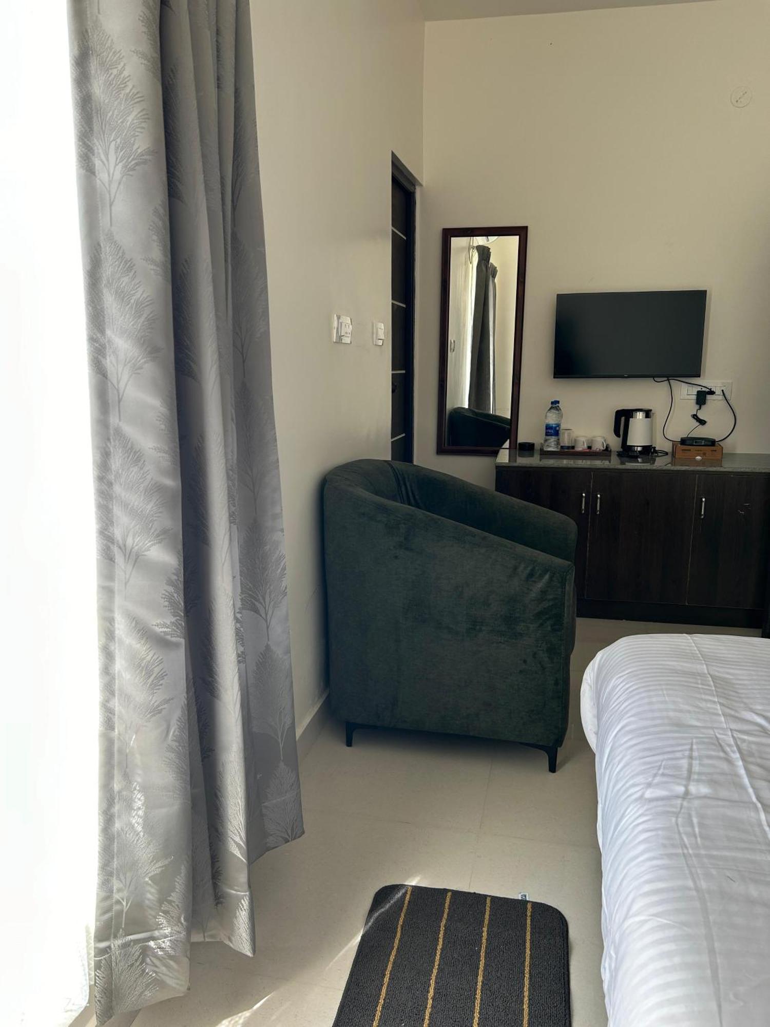 Sapphire Stayss เยลาคีรี ห้อง รูปภาพ