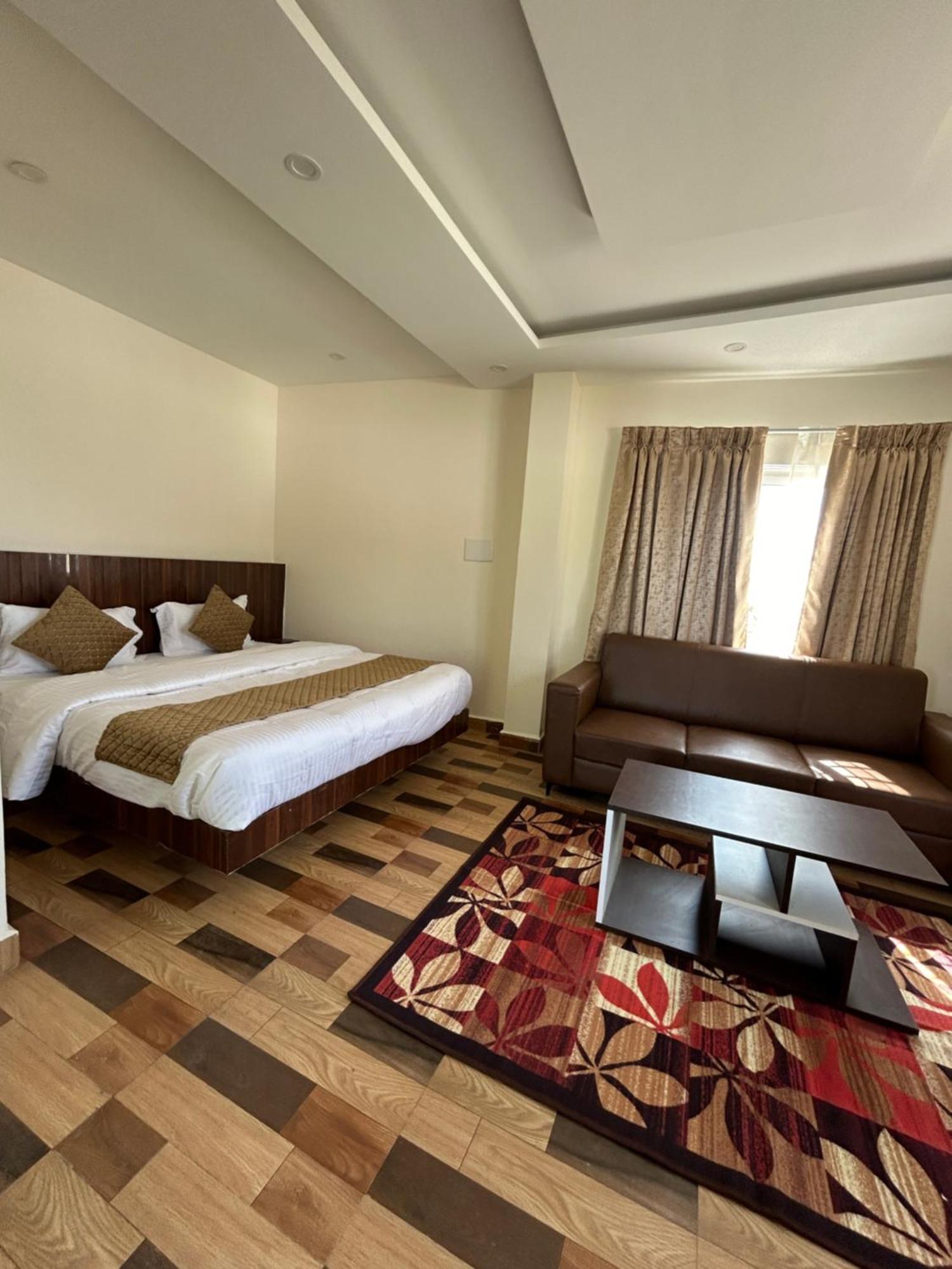 Sapphire Stayss เยลาคีรี ภายนอก รูปภาพ